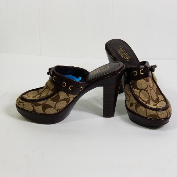 Coach Shoes - Coach  heeled miles sz 6b